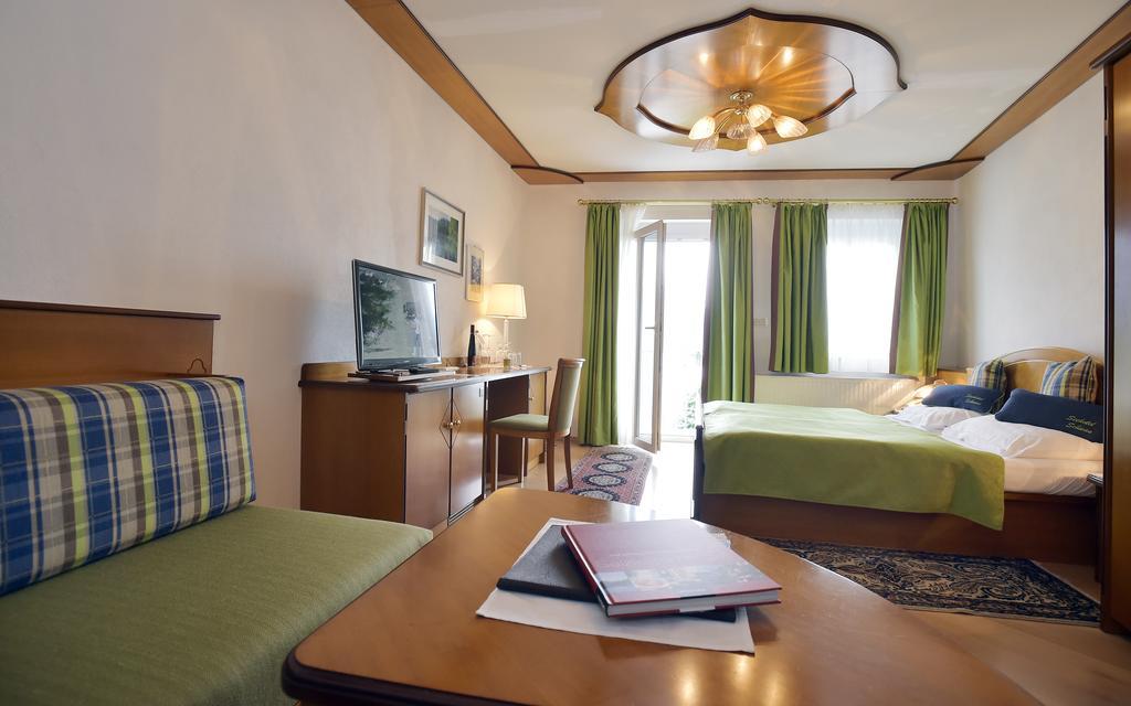 Seehotel Schwan Гмунден Экстерьер фото